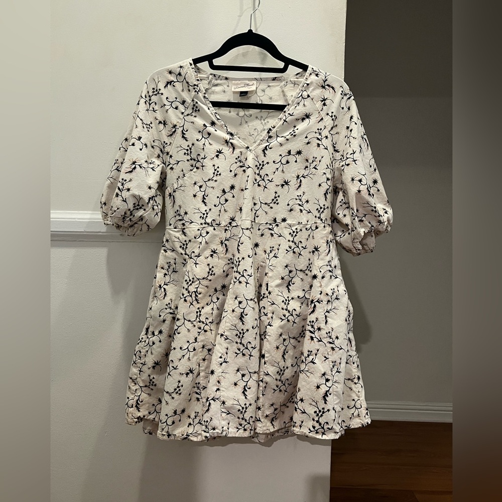 Universal Thread Women’s Puff Sleeve Mini Dress